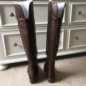 BNWT Vince Camuto brown boots size 8 wide calf